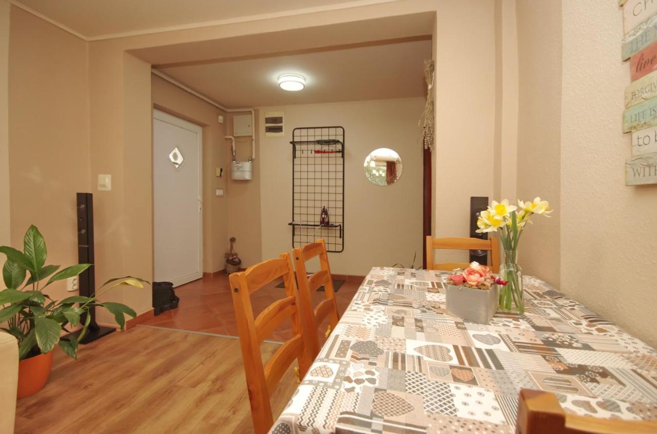 Bodza Apartman Гюла Екстериор снимка