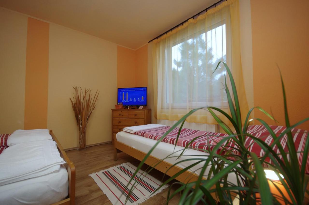 Bodza Apartman Гюла Екстериор снимка