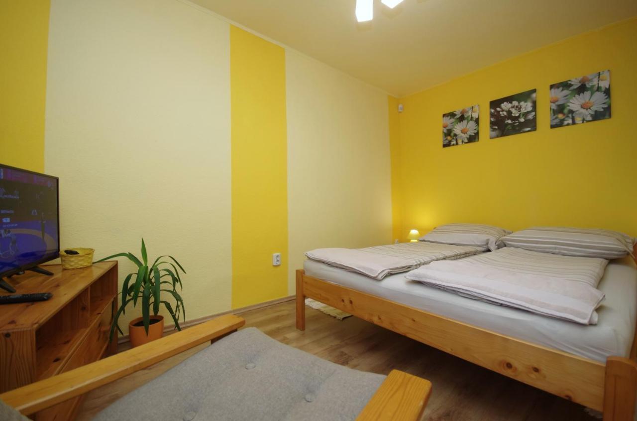 Bodza Apartman Гюла Екстериор снимка
