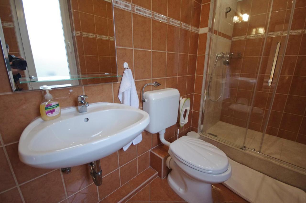 Bodza Apartman Гюла Екстериор снимка